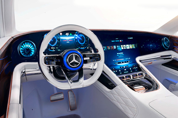 Mercedes-Benz EQS Hyperscreen Big Screen Looks Gorgeous | Mercedes-Benz Worldwide