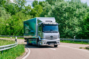 Mercedes-Benz Trucks Unveils Electric Semi With 310-Mile Range